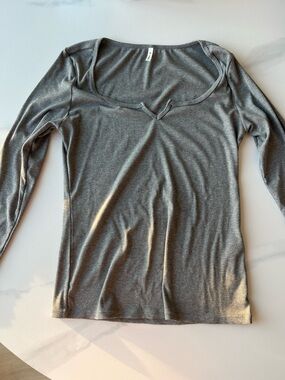 Ribbed Grey Long-Sleeve V-Neck Top